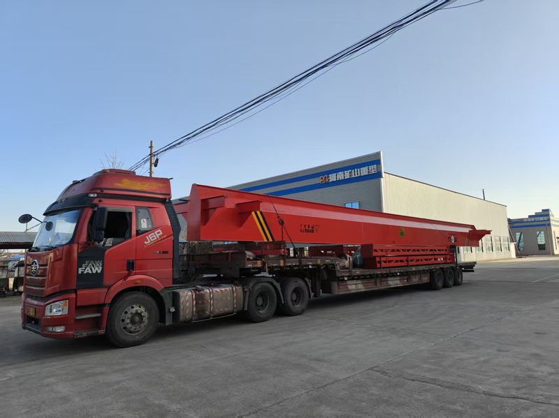 電動葫蘆門式起重機(jī) MHxh20t-22.5m 制作完成  裝車發(fā)貨